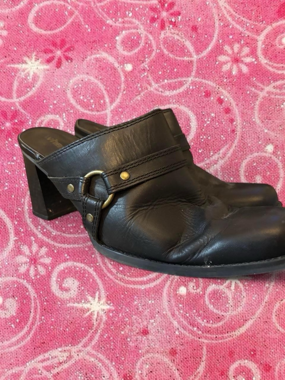 AEROSOLES Black Leather Slip-On Ring-Accent Mules